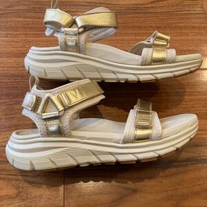 Vionic Walk Max Wanderer Sandal Women's Hook & Loop Gold Size US7 EU37